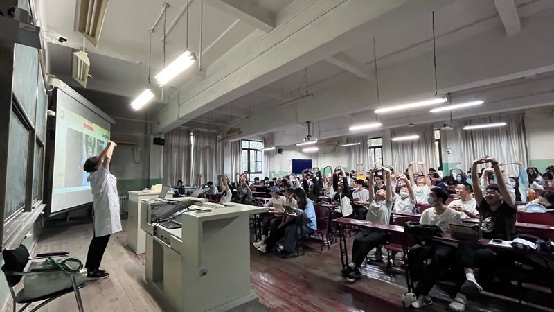 行业背景：中医保健品市场的蓬勃发展